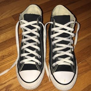 Black high top converse!!